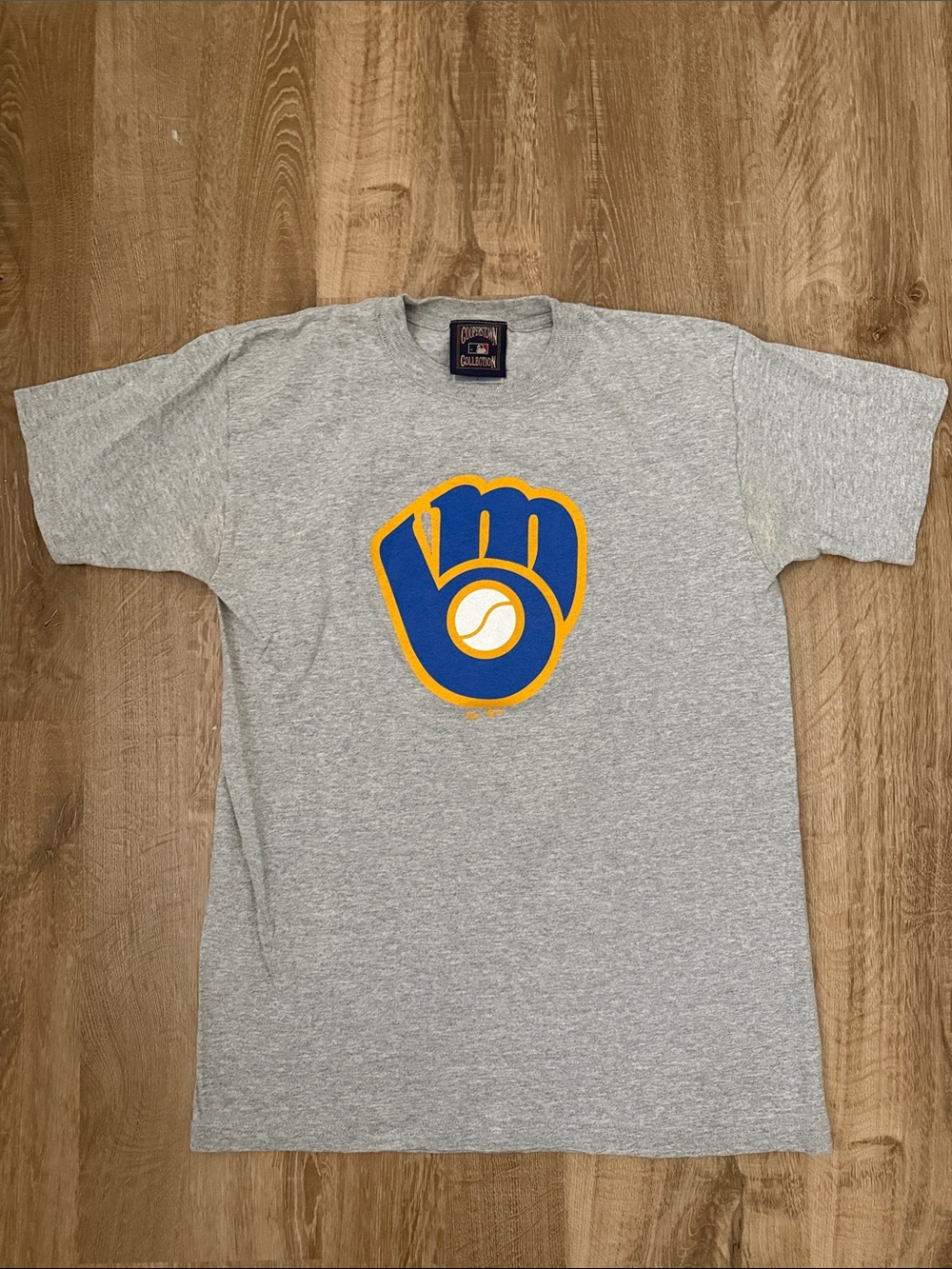 Majestic Milwaukee Brewers Kids Shirt with Blue & Gold Baseball Glove Log